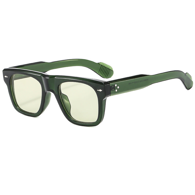 Women's sunglasses in an urban style with yellow lenses Bowlift