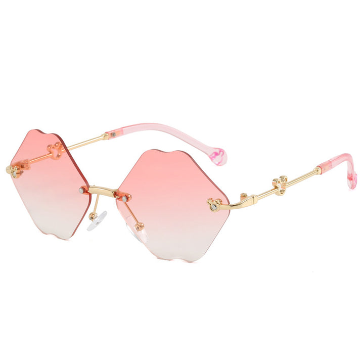 Ladies geometric oversized sunglasses with detailed, luxurious frame Bowlift