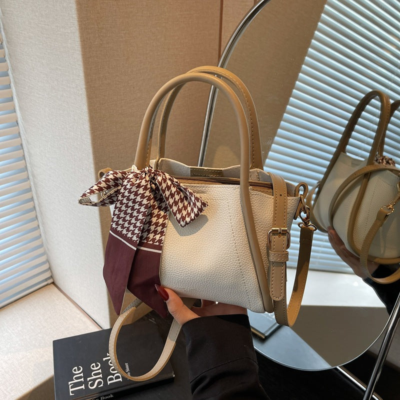 Fashionable Structured Handbag Bowlift