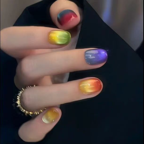 Gradient Ombre Press-On Nails Bowlift