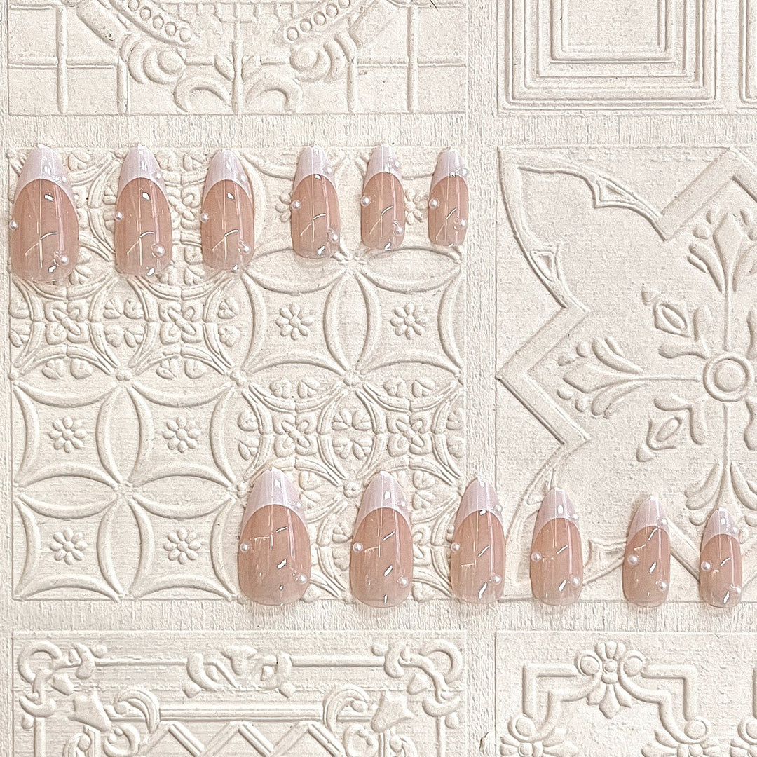 Elegant Decorative Press-On Nail Set Bowlift
