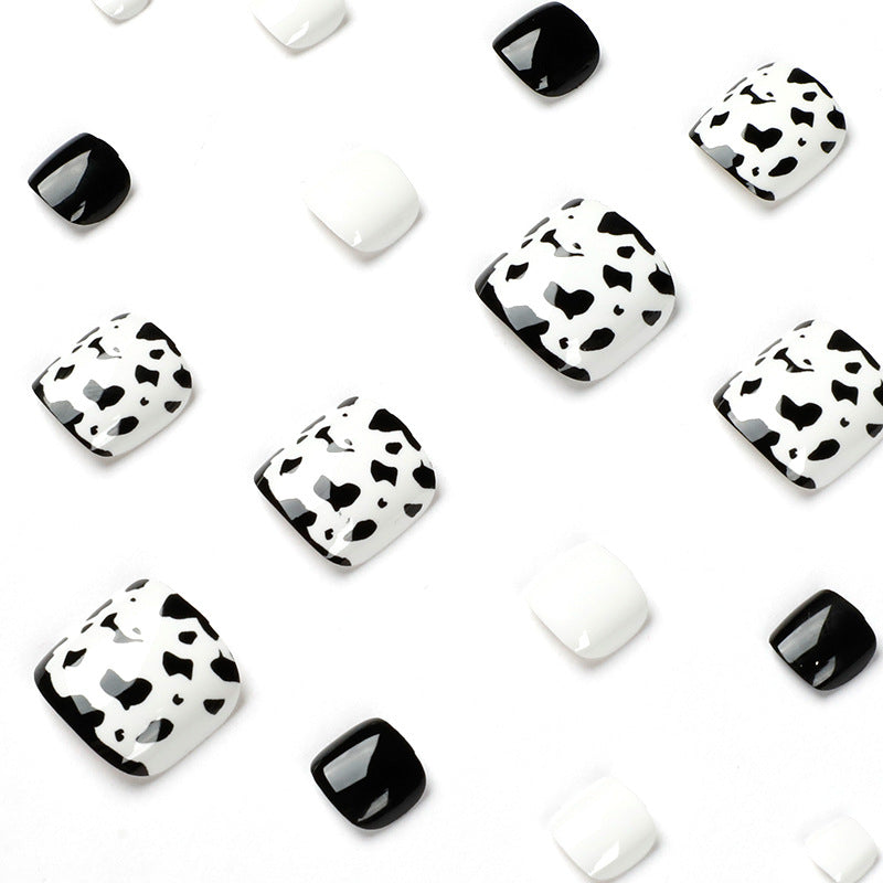 Artful toenail extensions with modern animal pattern Bowlift