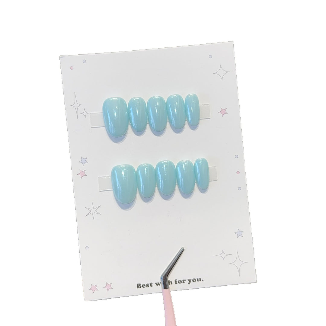 Artificial Gel Nails in Modern Design Bowlift