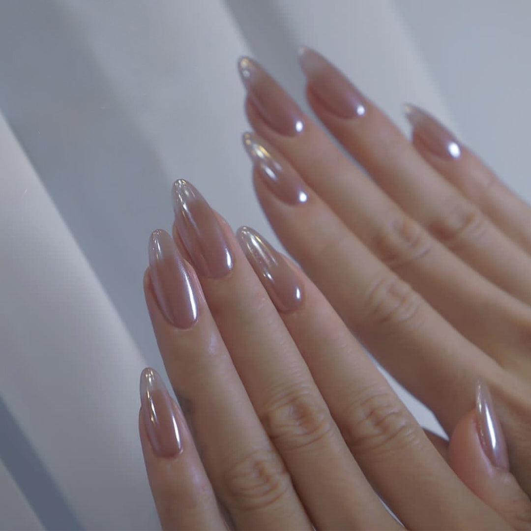 Artificial nail set with luxurious crystal embellishments Bowlift