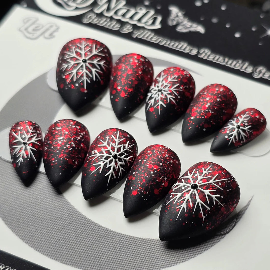 Artificial nails with snowflake design Bowlift