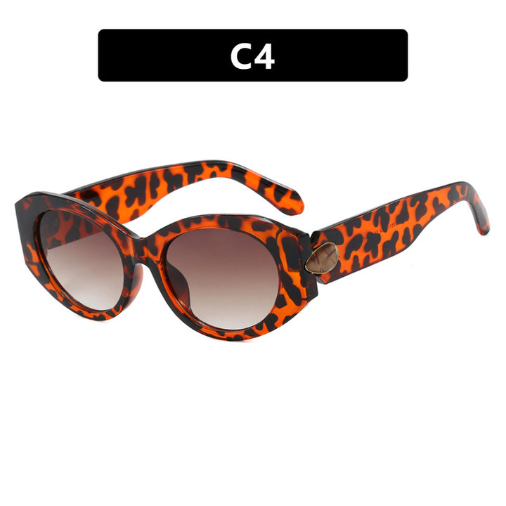 Women elegant sunglasses with stylish contours Bowlift