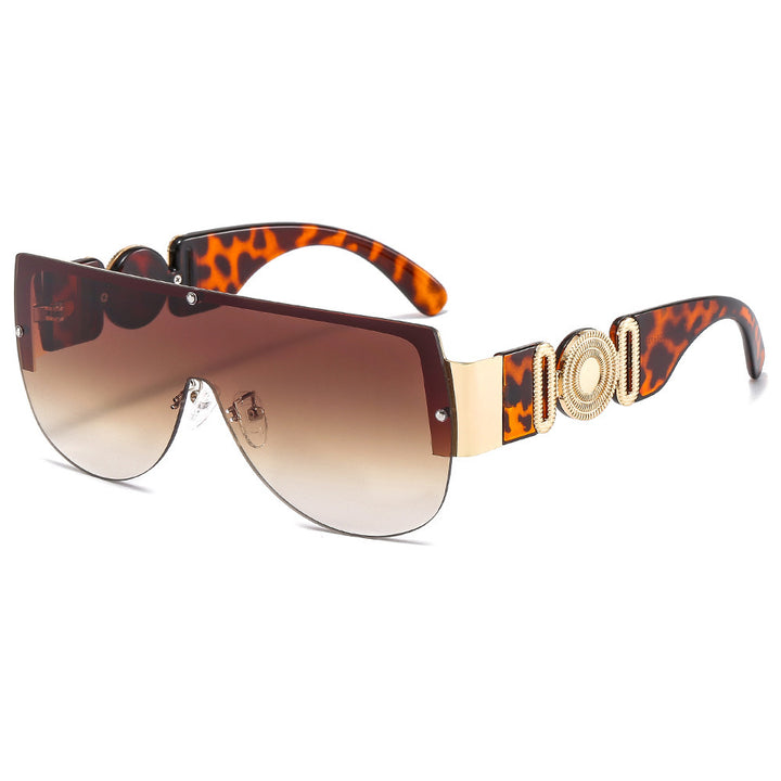 Women oversized sunglasses with luxurious gold accent Bowlift
