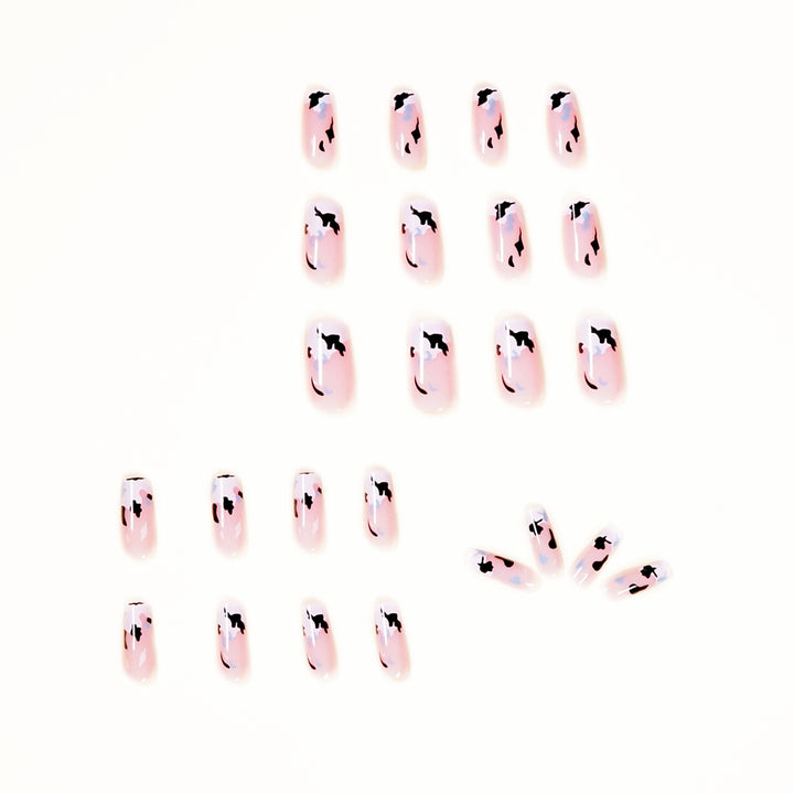 Artificial nail art with modern color pattern Bowlift