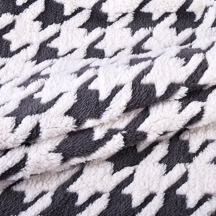 Ladies cuddle blanket with unique houndstooth pattern Bowlift