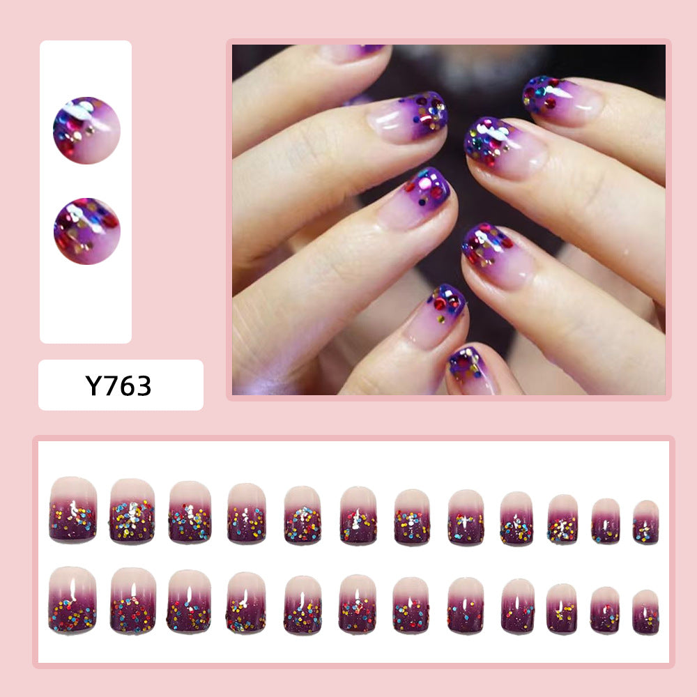 Artificial nails with glamorous glitter design Bowlift