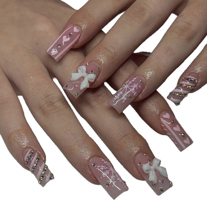 Art Nail Set with elaborate decorations Bowlift