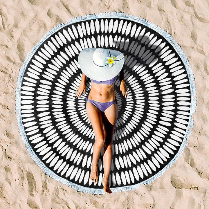 Round beach towel with artistic lotus design Bowlift