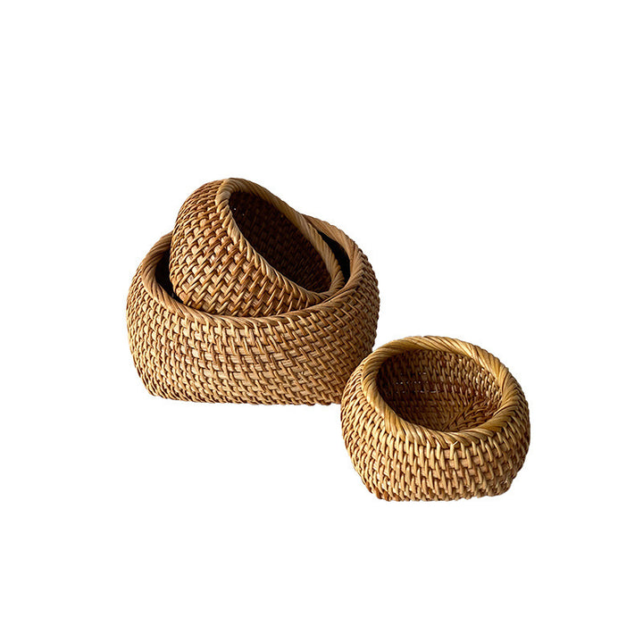 Ladies basket made of woven rattan Bowlift
