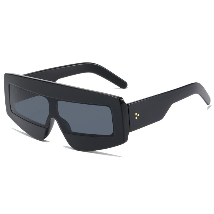 Women futuristic sunglasses in chunky design Bowlift