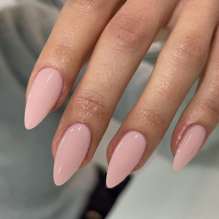 Artificial nail set in elegant stiletto shape Bowlift