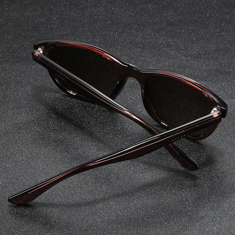 Women's sunglasses in modern retro design with high-quality UV protection Bowlift