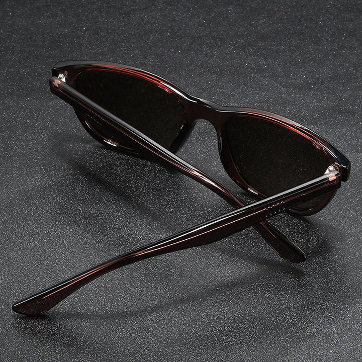 Women's sunglasses in modern retro design with high-quality UV protection Bowlift