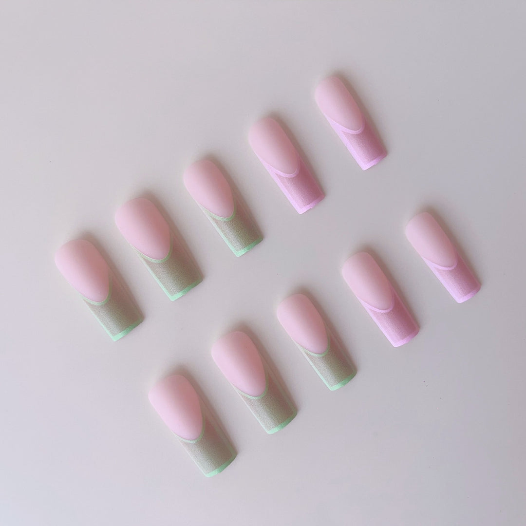 Artificial nail set with creative color gradients and elegant design Bowlift