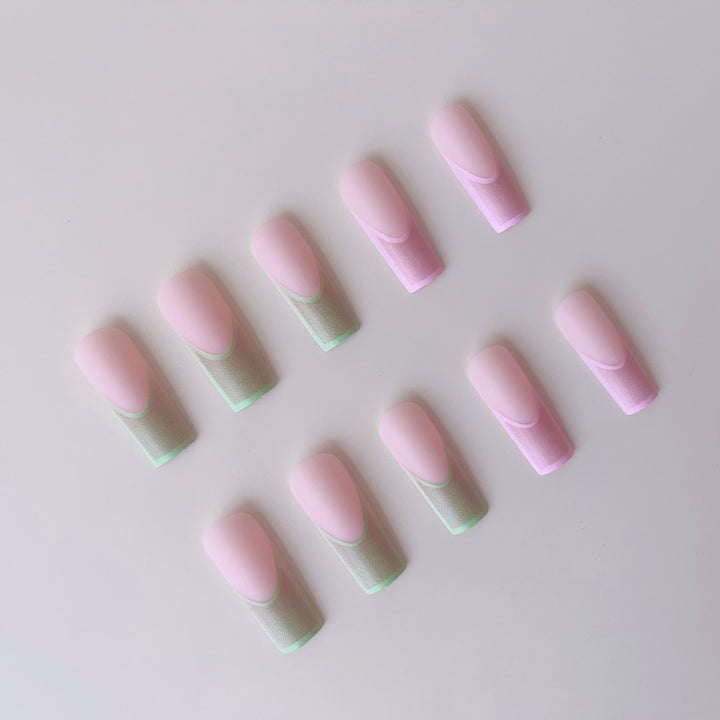 Artificial nail set with creative color gradients and elegant design Bowlift