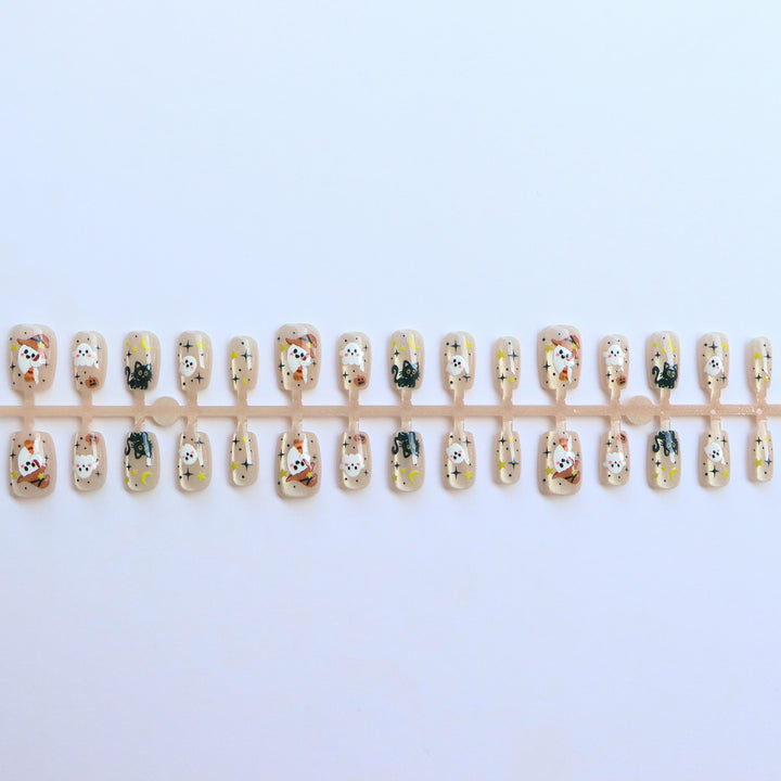 Halloween-Themed Press-On Nail Art Set Bowlift