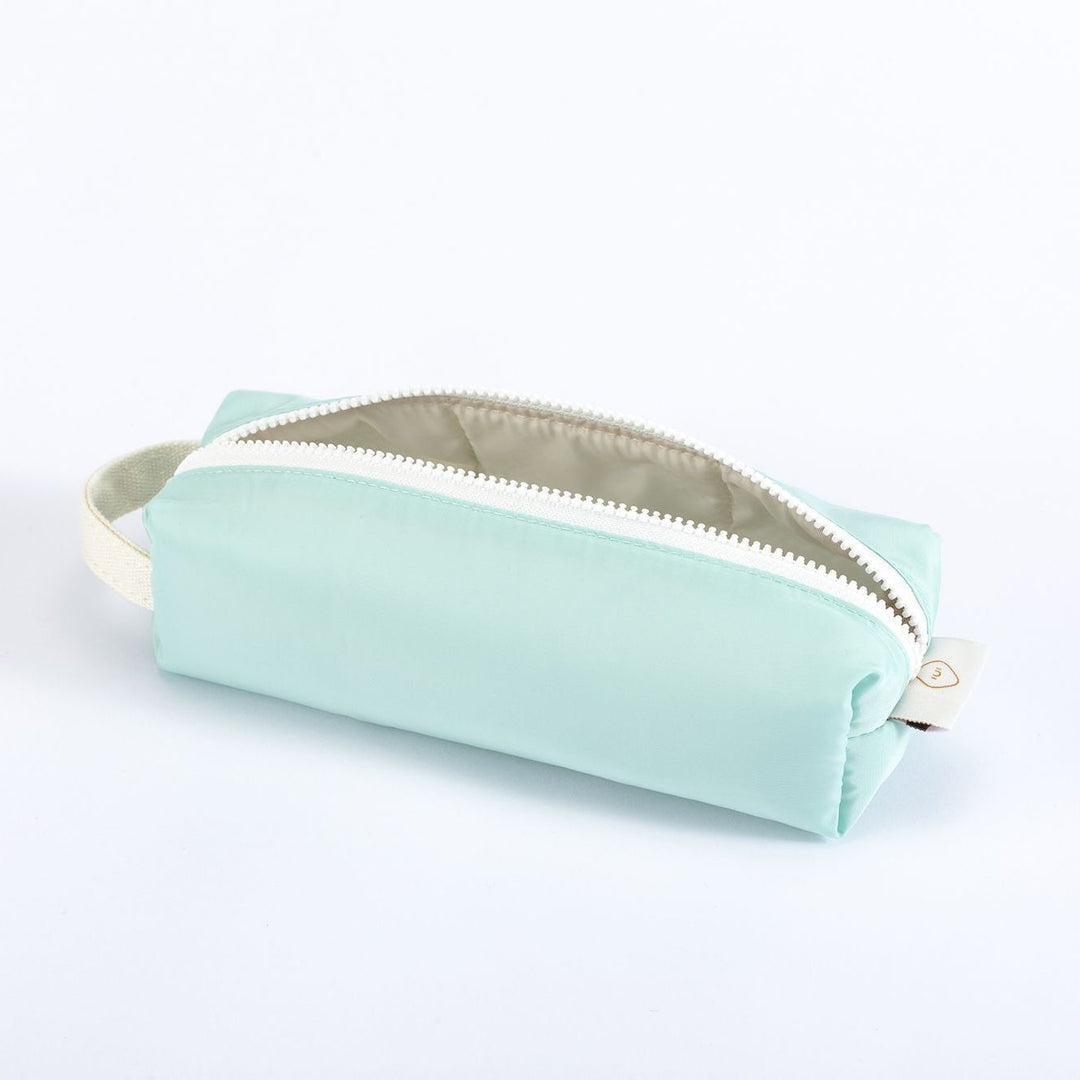 Lightweight Zippered Travel Pouch Bowlift