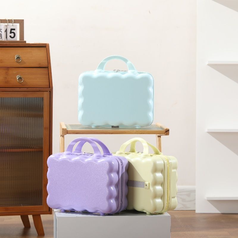 Women's Chic Hard-Shell Cosmetic Case Bowlift