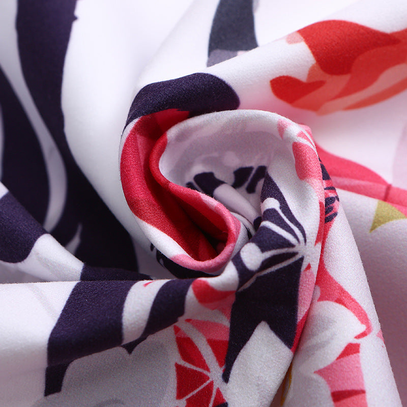 Women's beach towel with colorful flamingo pattern Bowlift