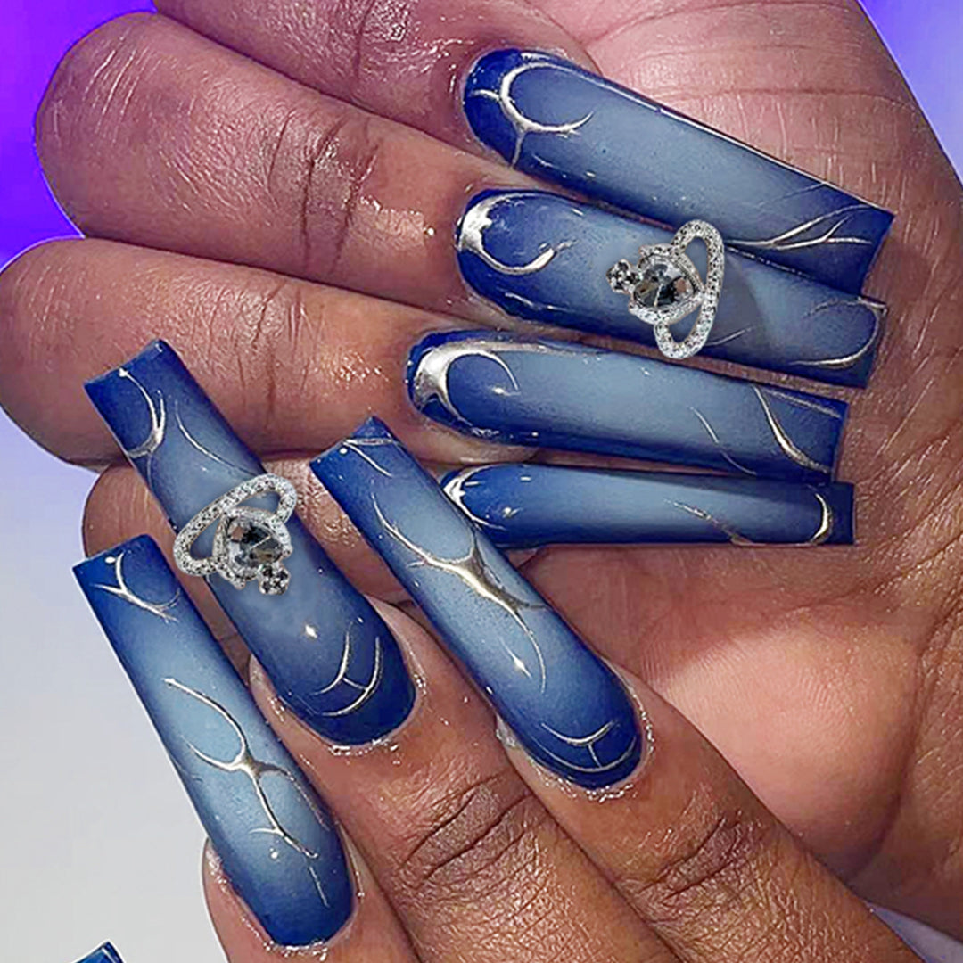 Creative artificial nails with ombre effect and glitter Bowlift