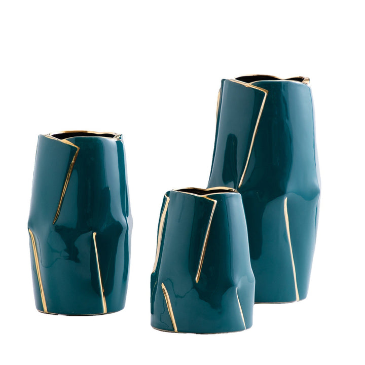 Decorative ceramic vase with golden accents Bowlift