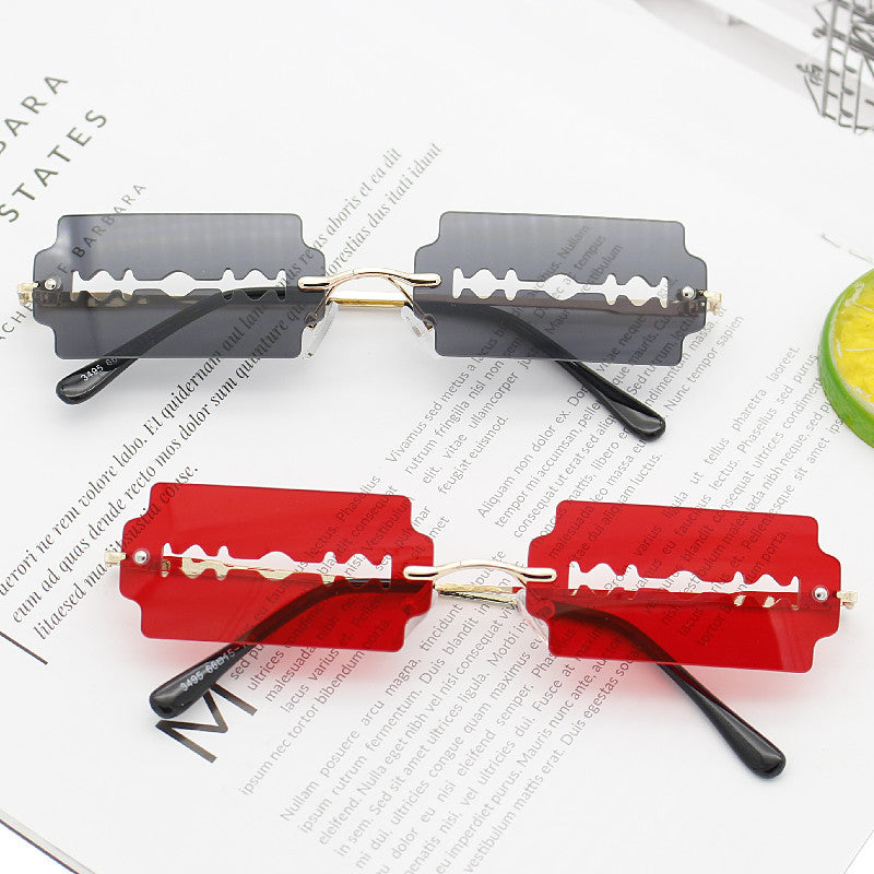 Women's Fashionable Retro Sunglasses in Unique Design Bowlift