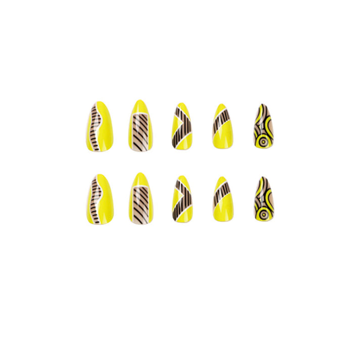 Artistic nails with geometric design Bowlift