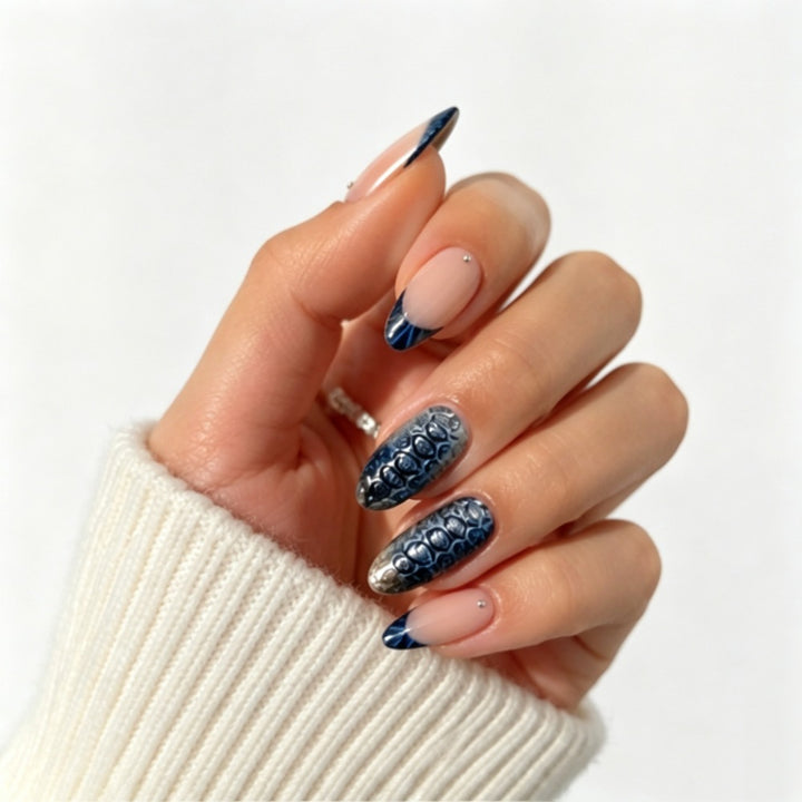 Artificial nails with elegant tip decoration and decorative accents Bowlift