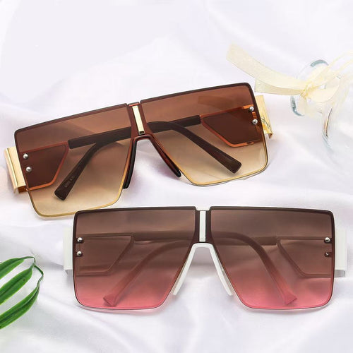 Ladies trendy oversized sunglasses with futuristic design Bowlift