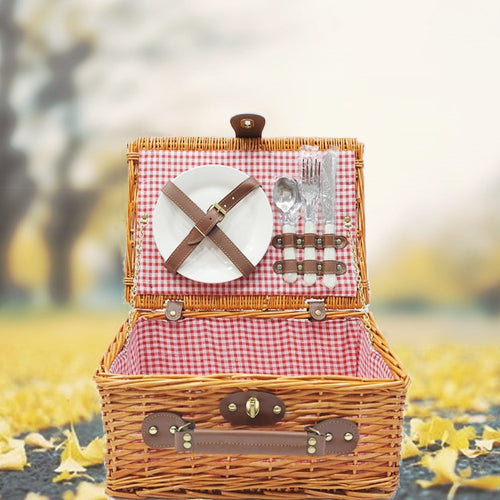 Women's picnic basket with integrated dinnerware set and robust details Bowlift