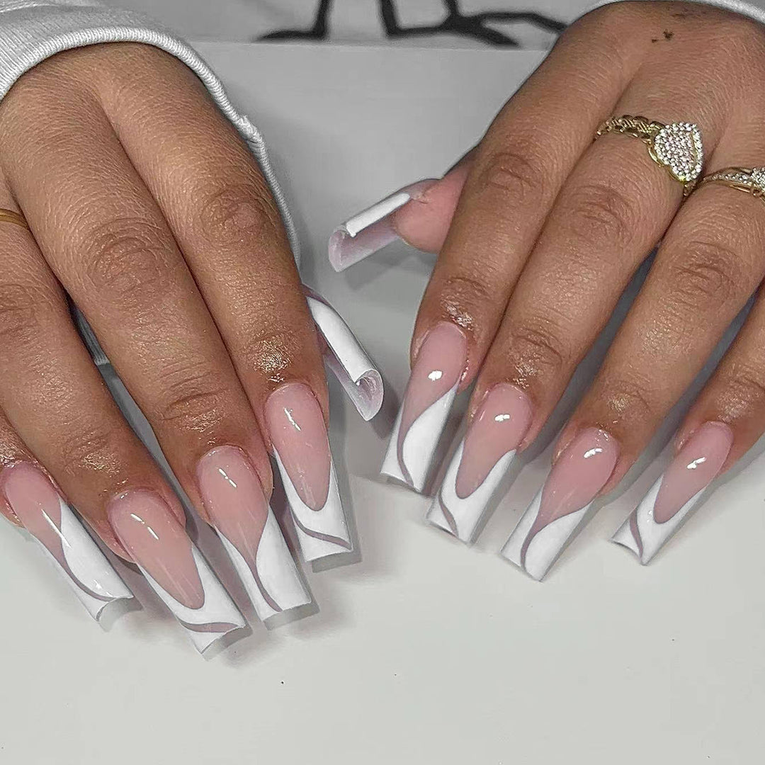 Elegant Stiletto Artificial Nails Bowlift