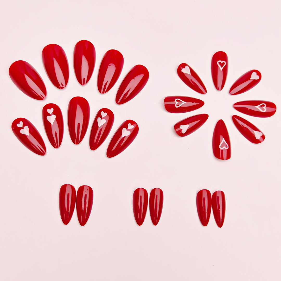 Artificial nails with romantic heart design Bowlift