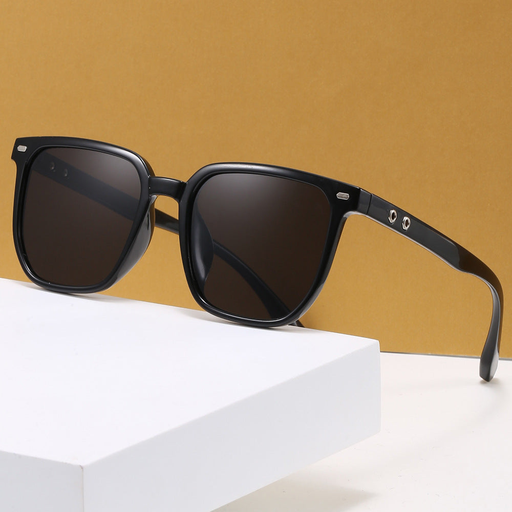 Women’s fashionable sunglasses in trendy tortoiseshell design Bowlift