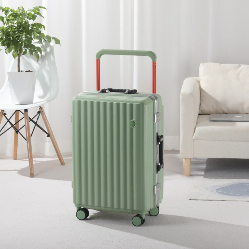 Compact Multi-Directional Spinner Luggage Bowlift