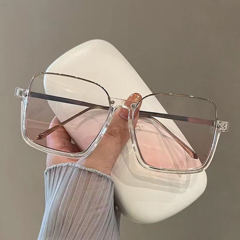 Trendy Over-Sized Glasses Frame Bowlift