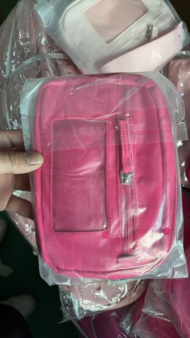 Stylish and Practical Cosmetic Clutch with Removable Carrying Strap Bowlift