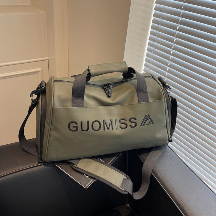 Sporty travel bag with many organizational pockets Bowlift