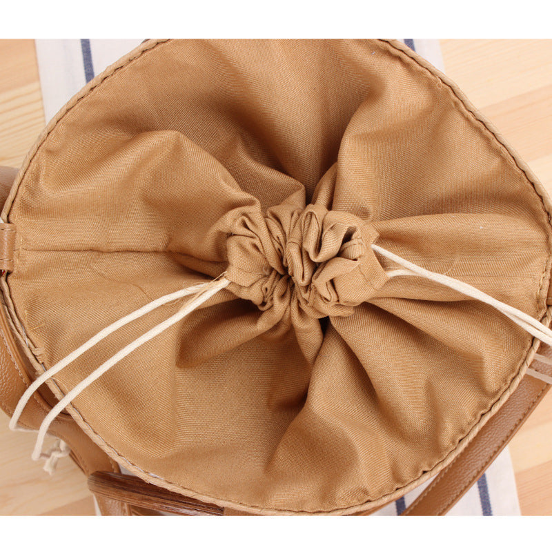 Tote bag with elegant handle design Bowlift