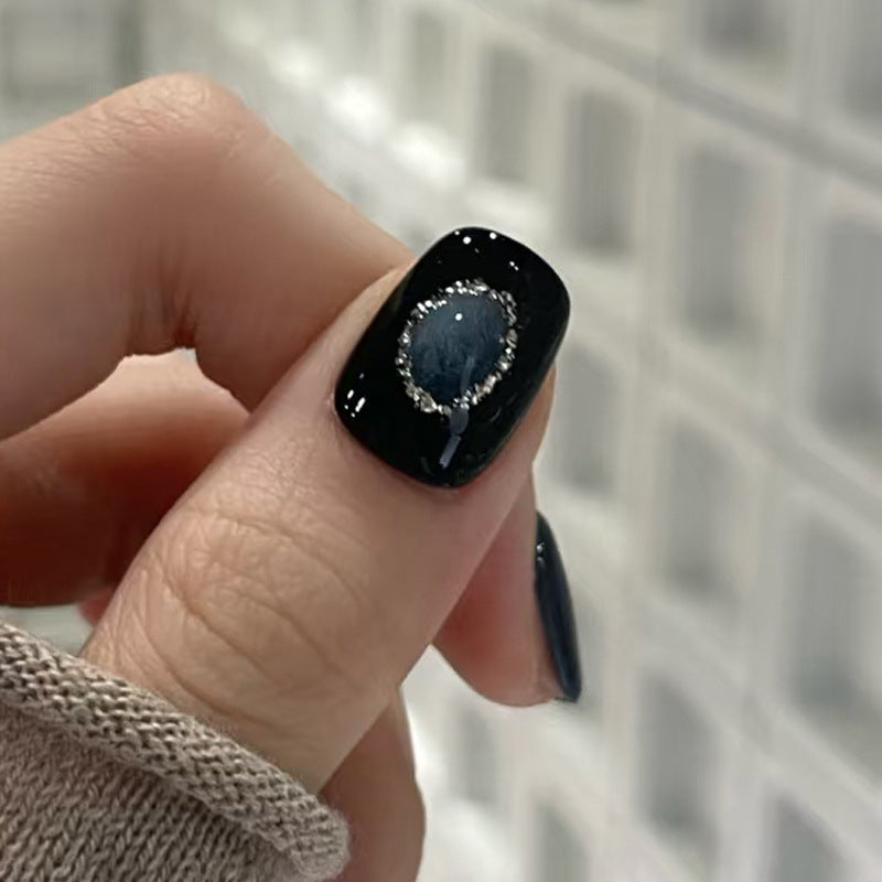 Artistic Press-On Nails with Glittery Star Motif Bowlift