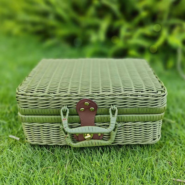 Ladies Stylish Rat Box with Practical Handles Bowlift