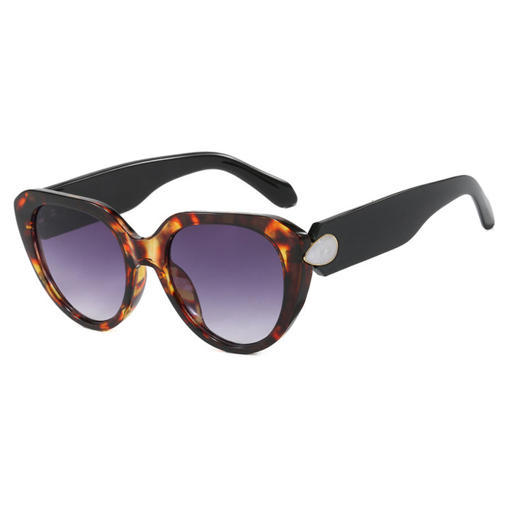 Women Cat-Eye Sunglasses with striking design and protective UV filter Bowlift