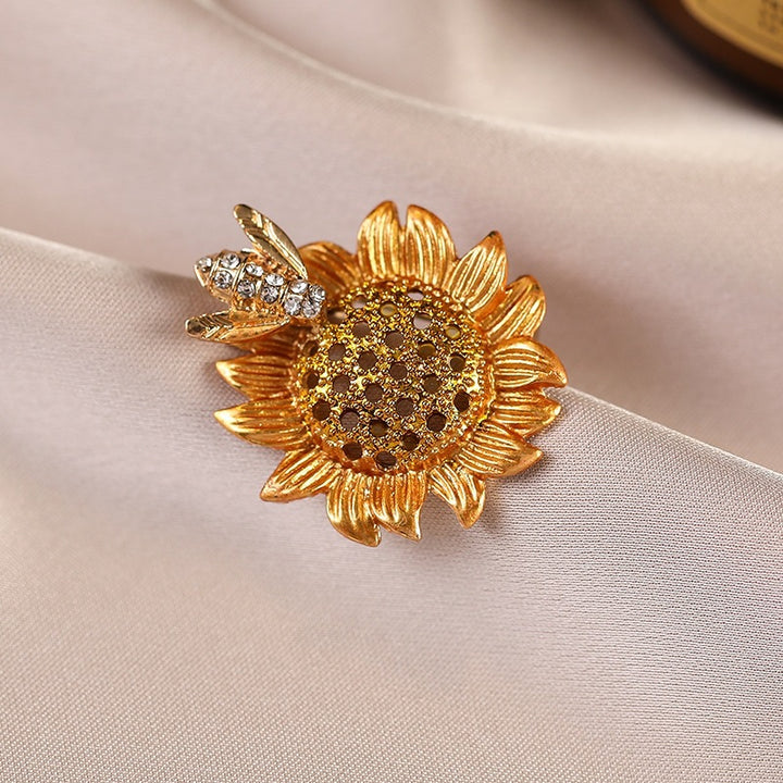 Elegant sunflower brooch with crystals Bowlift