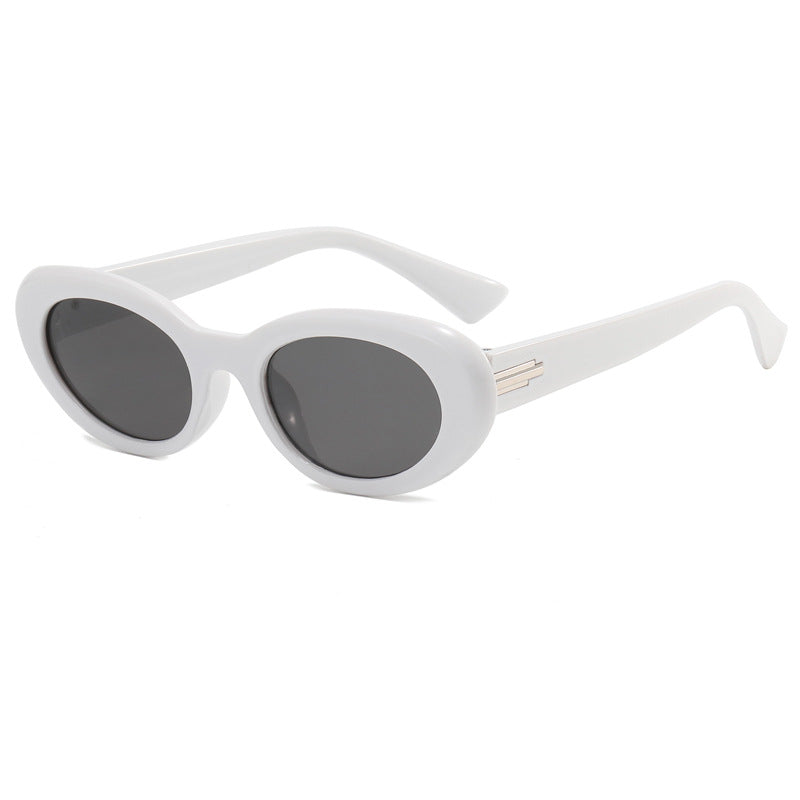 Ladies stylish sunglasses in extravagant design Bowlift