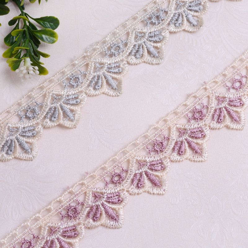 Decorative lace trim Bowlift