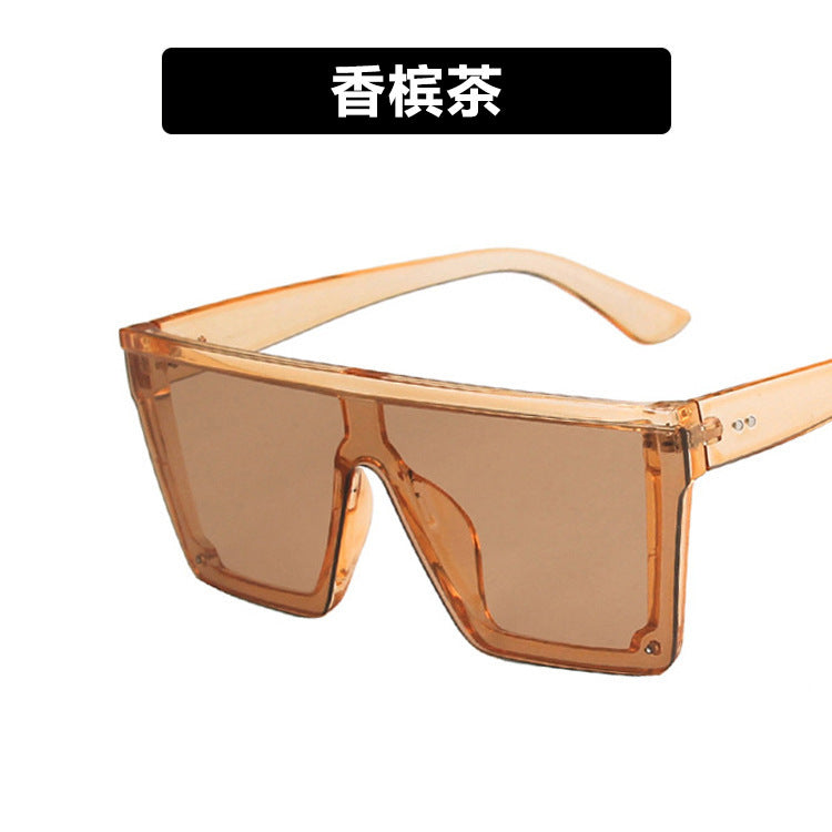 Women's futuristic sunglasses in protective oversized format Bowlift