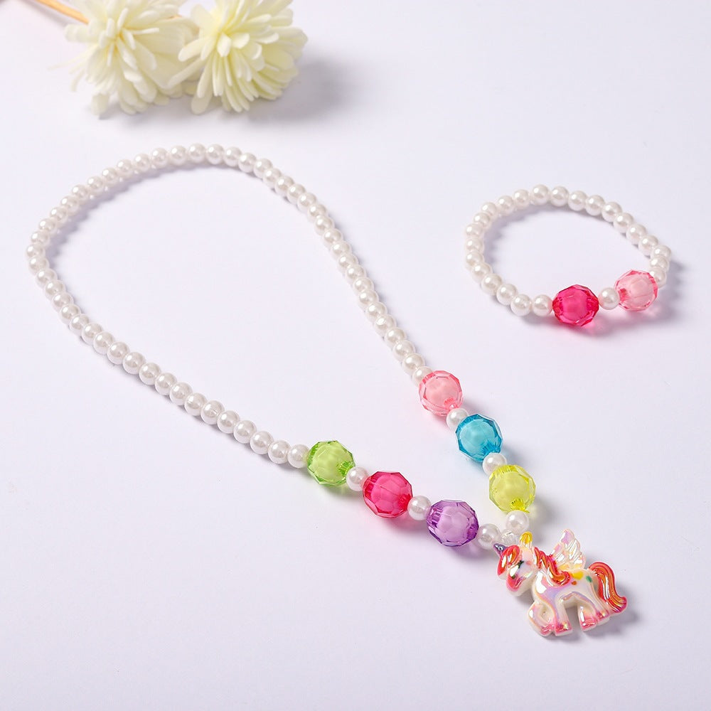 Playful jewelry set with unicorn pendant Bowlift
